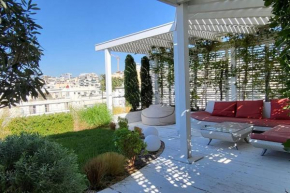 Spacious top flat with panoramic rooftop